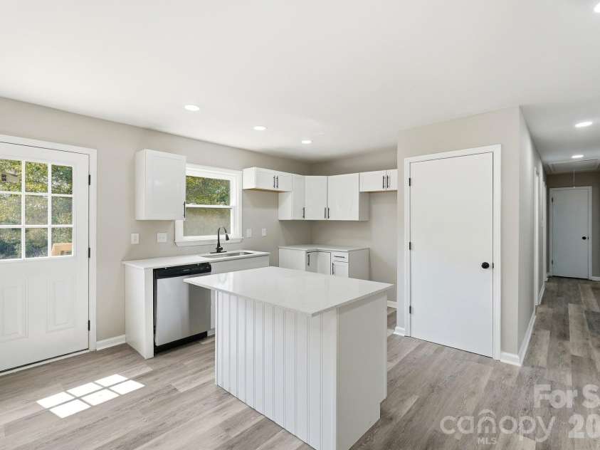 2108 Waxhaw Marvin Road, Waxhaw, NC 28173.  MLS# CAR4425702, YatesRealty ID 14764. 