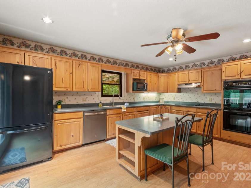 350 Stagecoach Road, Zirconia, NC 28790.  MLS# CAR4262854, YatesRealty ID 14765. Double wall oven