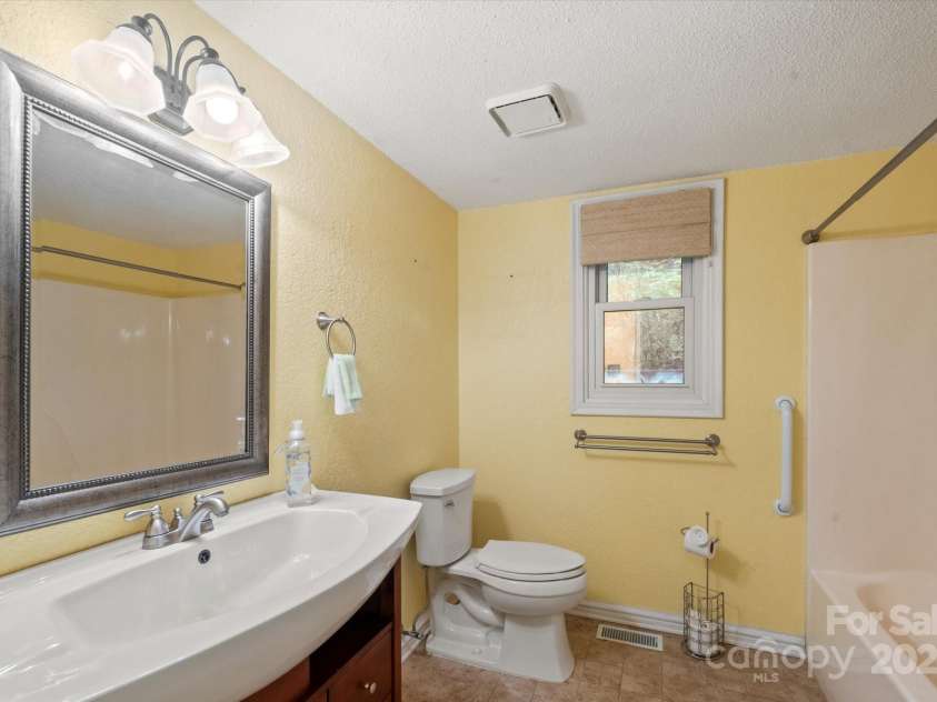 350 Stagecoach Road, Zirconia, NC 28790.  MLS# CAR4262854, YatesRealty ID 14765. Full Bathroom on Main