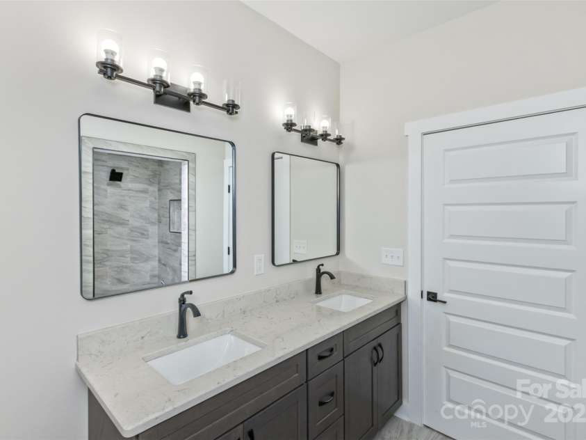 440 Old Buckeye Cove Road, Swannanoa, NC 28778.  MLS# CAR4262695, YatesRealty ID 14766. Bright and spacious.