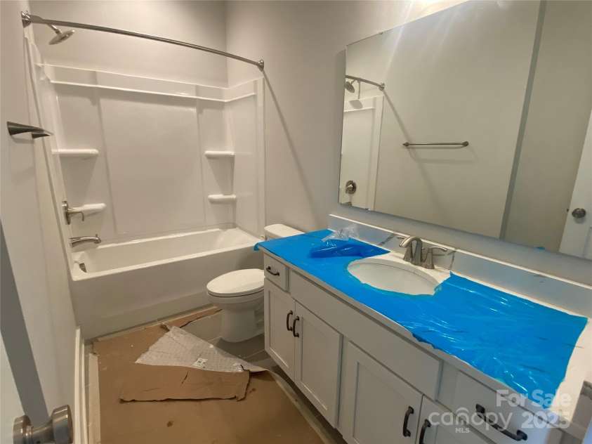 416 Nathaniel Way, Charlotte, NC 28213.  MLS# CAR4252856, YatesRealty ID 14767. Bath 2