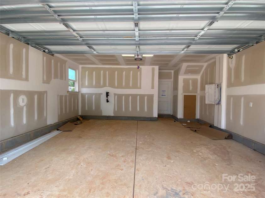 416 Nathaniel Way, Charlotte, NC 28213.  MLS# CAR4252856, YatesRealty ID 14767. Garage Interior
