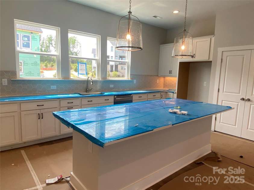 416 Nathaniel Way, Charlotte, NC 28213.  MLS# CAR4252856, YatesRealty ID 14767. Kitchen