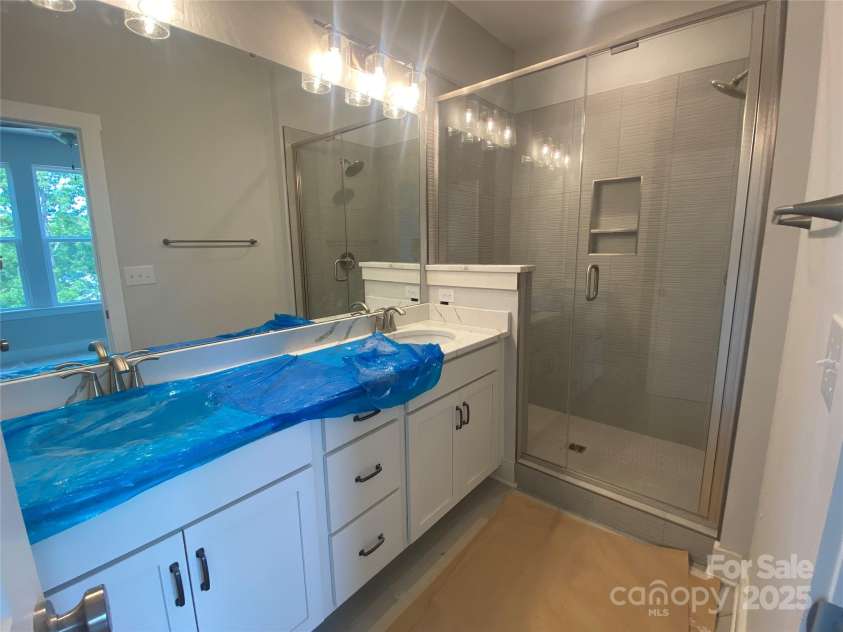 416 Nathaniel Way, Charlotte, NC 28213.  MLS# CAR4252856, YatesRealty ID 14767. Premier Bath