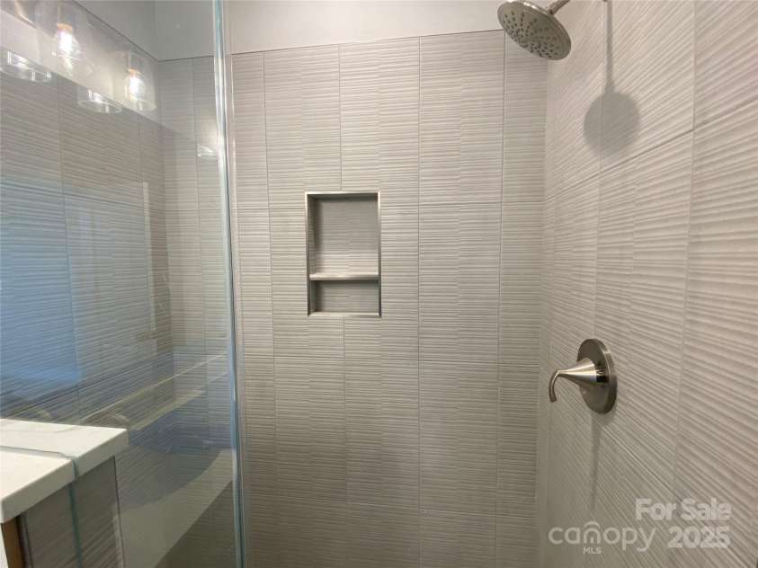 416 Nathaniel Way, Charlotte, NC 28213.  MLS# CAR4252856, YatesRealty ID 14767. Premier Bath