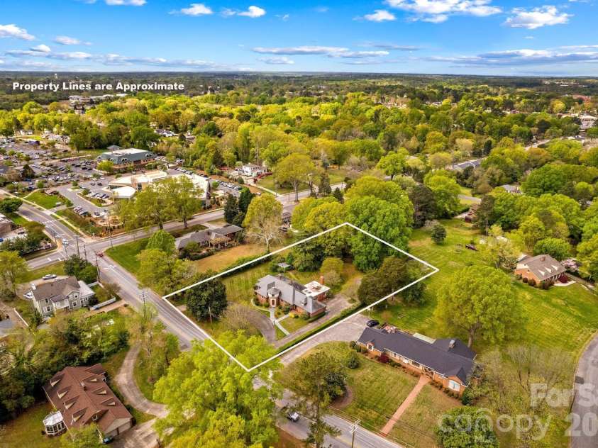 725 Mocksville Avenue, Salisbury, NC 28144.  MLS# CAR4363714, YatesRealty ID 14767. 