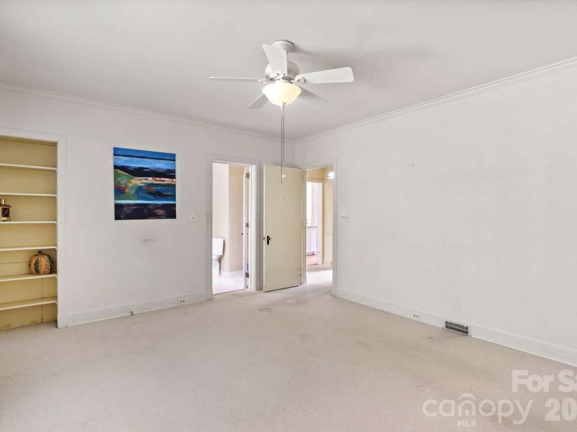 725 Mocksville Avenue, Salisbury, NC 28144.  MLS# CAR4363714, YatesRealty ID 14767. 