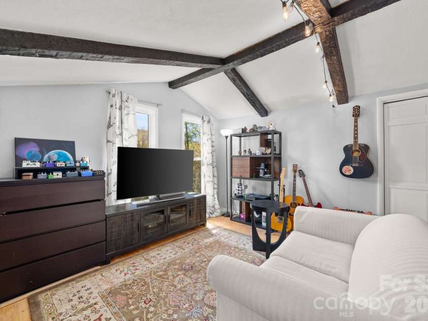 4 Austin Drive, Asheville, NC 28805.  MLS# CAR4370078, YatesRealty ID 14768. Upper Level Flex Space 
