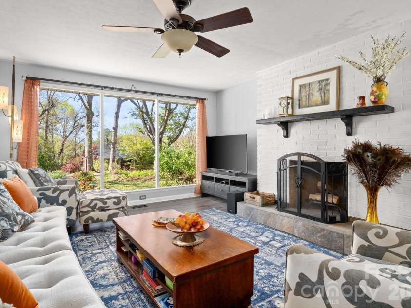 4 Austin Drive, Asheville, NC 28805.  MLS# CAR4370078, YatesRealty ID 14768. Western Facing Large Floor to Ceiling Windows