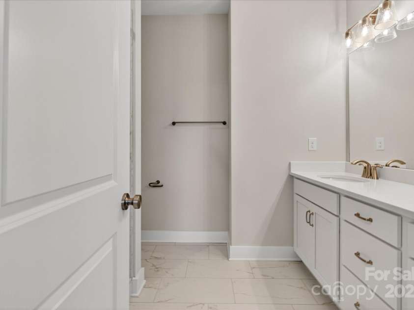 408 Nathaniel Way, Charlotte, NC 28213.  MLS# CAR4253140, YatesRealty ID 14768. 