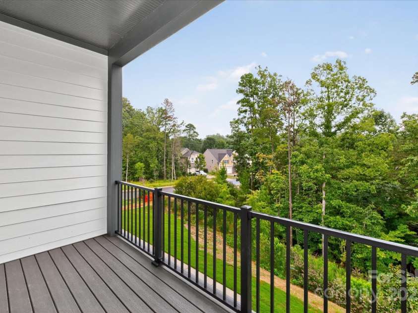 408 Nathaniel Way, Charlotte, NC 28213.  MLS# CAR4253140, YatesRealty ID 14768. Covered Terrace