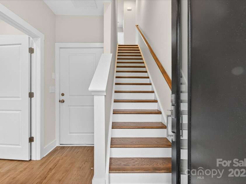 408 Nathaniel Way, Charlotte, NC 28213.  MLS# CAR4253140, YatesRealty ID 14768. Entry
