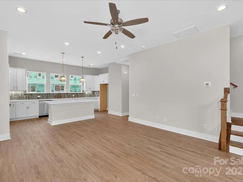 408 Nathaniel Way, Charlotte, NC 28213.  MLS# CAR4253140, YatesRealty ID 14768. Family Room/Kitchen