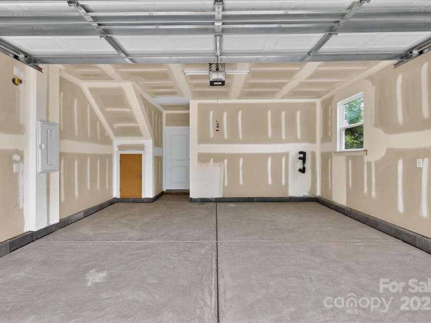 408 Nathaniel Way, Charlotte, NC 28213.  MLS# CAR4253140, YatesRealty ID 14768. Garage Interior