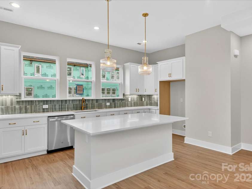 408 Nathaniel Way, Charlotte, NC 28213.  MLS# CAR4253140, YatesRealty ID 14768. Kitchen