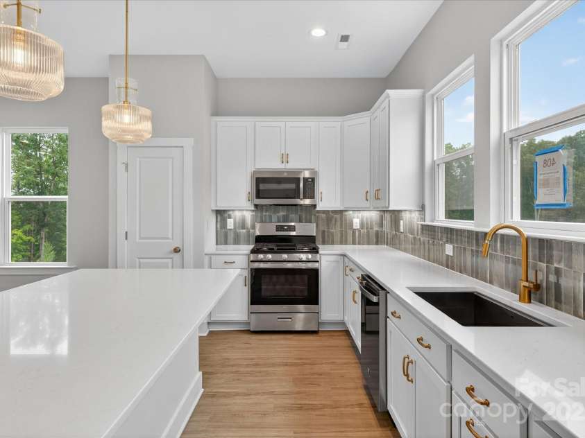 408 Nathaniel Way, Charlotte, NC 28213.  MLS# CAR4253140, YatesRealty ID 14768. Kitchen
