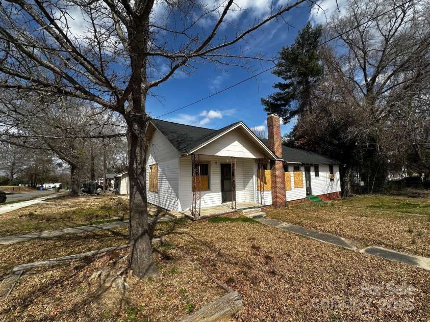 306 Arch Street, Lancaster, SC 29720.  MLS# CAR4258082, YatesRealty ID 14769. 