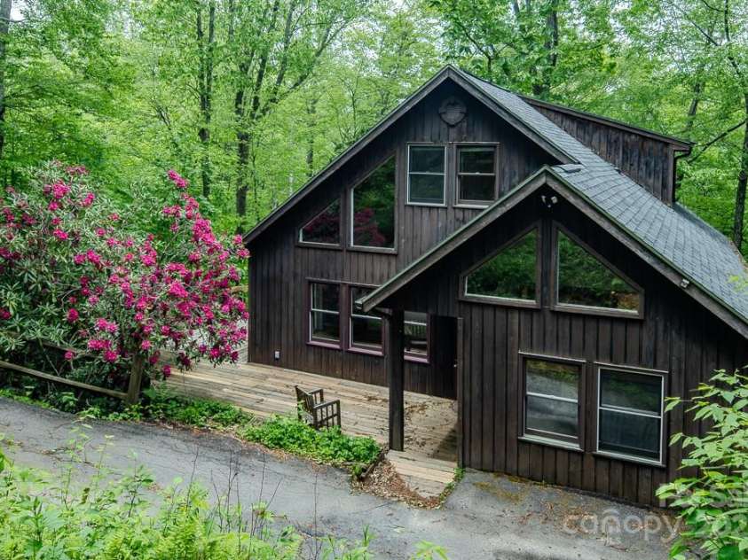 680 Timberlane Drive, Boone, NC 28607.  MLS# CAR4261134, YatesRealty ID 14769. 