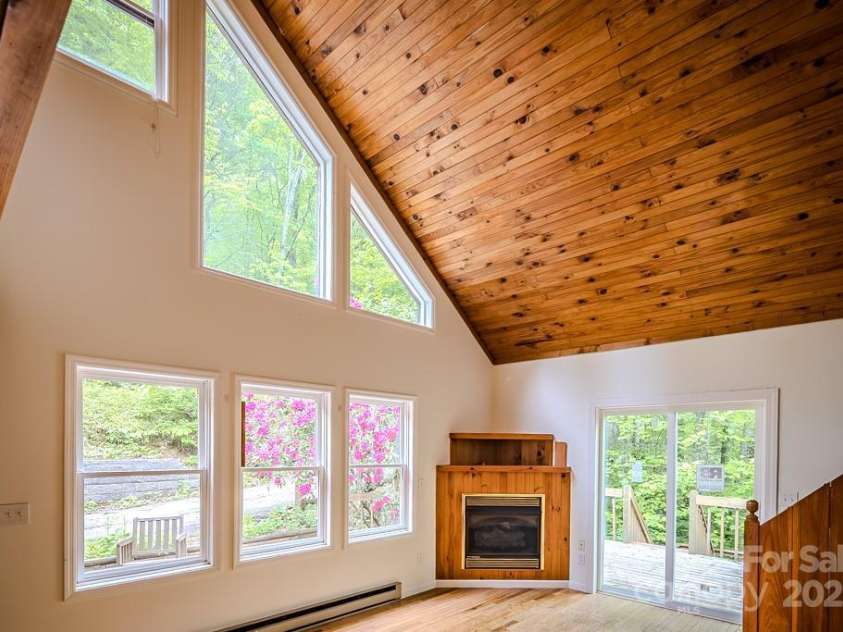 680 Timberlane Drive, Boone, NC 28607.  MLS# CAR4261134, YatesRealty ID 14769. 