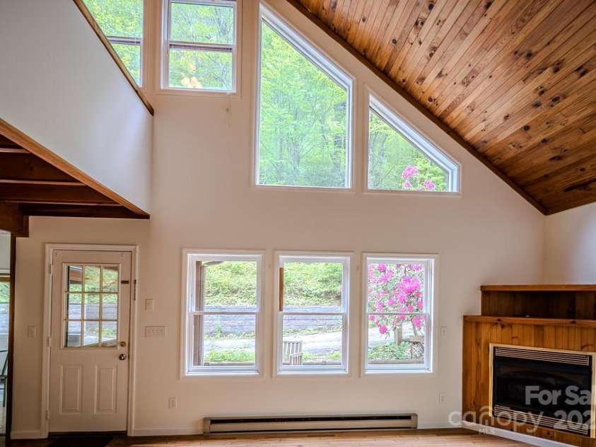 680 Timberlane Drive, Boone, NC 28607.  MLS# CAR4261134, YatesRealty ID 14769. 