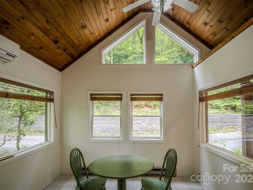 680 Timberlane Drive, Boone, NC 28607.  MLS# CAR4261134, YatesRealty ID 14769. 