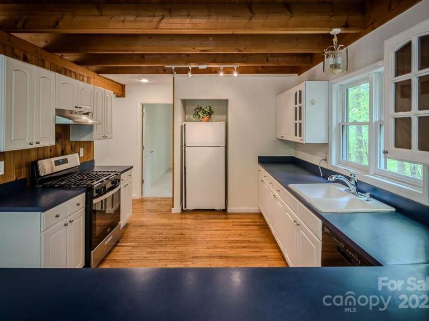 680 Timberlane Drive, Boone, NC 28607.  MLS# CAR4261134, YatesRealty ID 14769. 