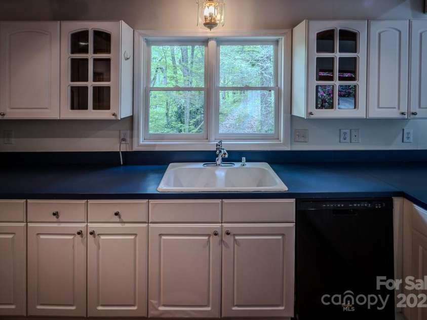 680 Timberlane Drive, Boone, NC 28607.  MLS# CAR4261134, YatesRealty ID 14769. 