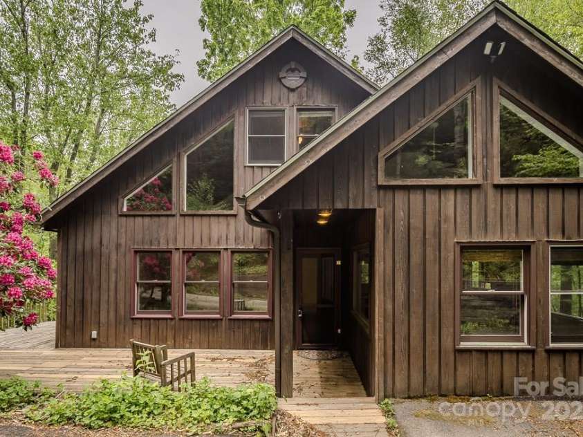 680 Timberlane Drive, Boone, NC 28607.  MLS# CAR4261134, YatesRealty ID 14769. 