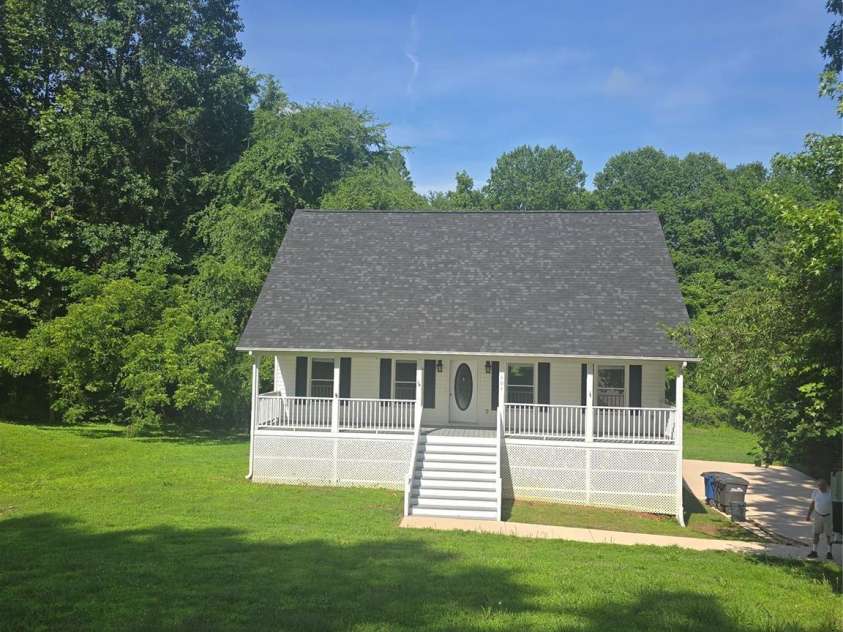 608 Sharon Drive, Statesville, NC 28625.  MLS# CAR4271825, YatesRealty ID 1477. 