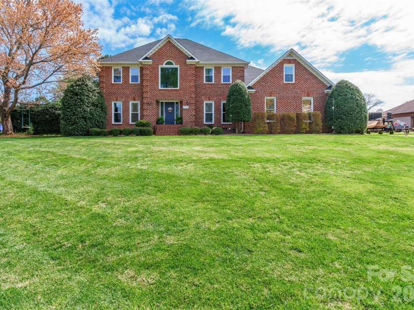 217 Spring Run Drive, Mooresville, NC 28117.  MLS# CAR4364550, YatesRealty ID 14770. 