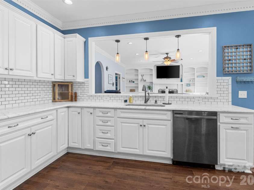 217 Spring Run Drive, Mooresville, NC 28117.  MLS# CAR4364550, YatesRealty ID 14770. 