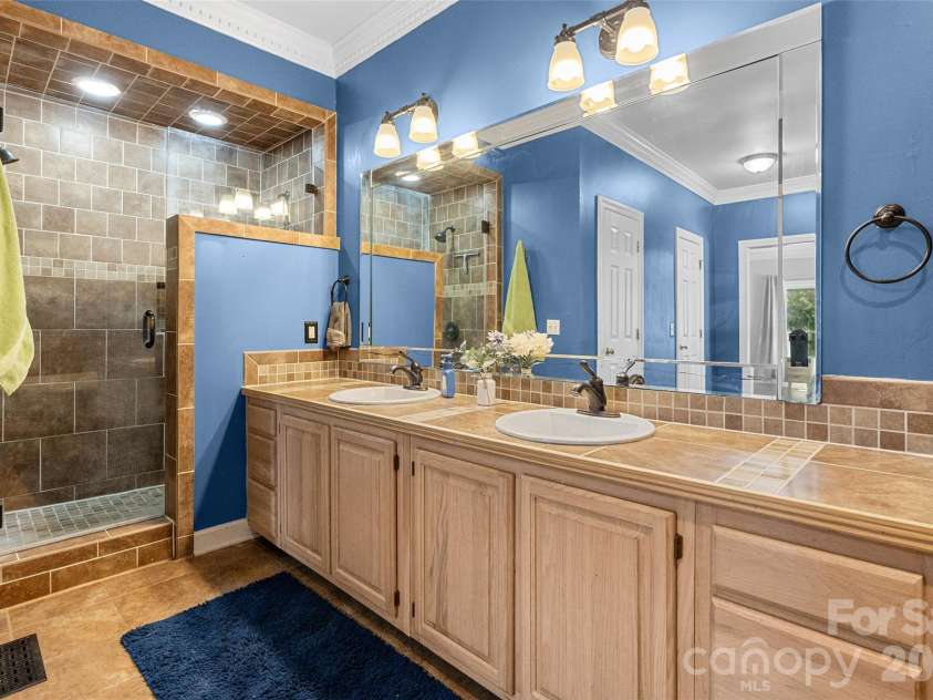 217 Spring Run Drive, Mooresville, NC 28117.  MLS# CAR4364550, YatesRealty ID 14770. 
