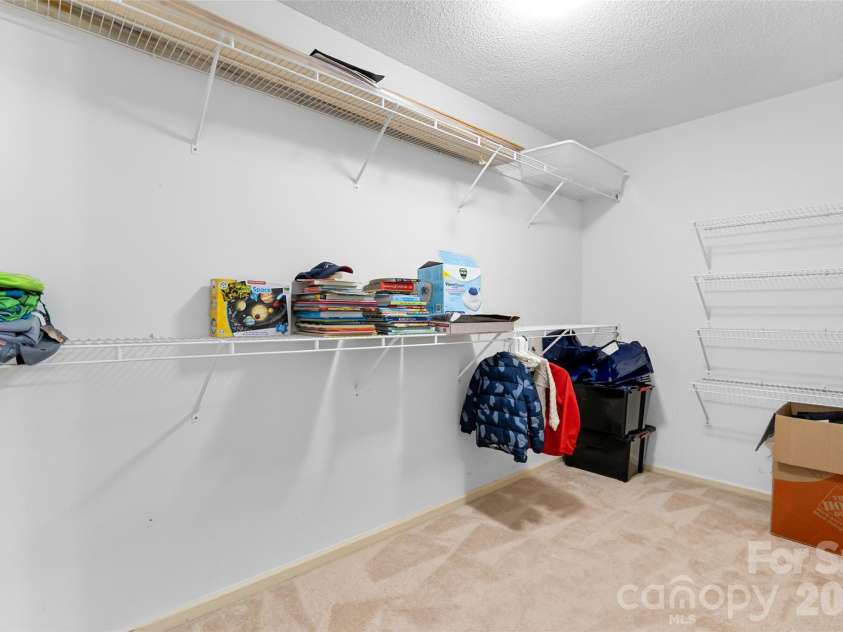 217 Spring Run Drive, Mooresville, NC 28117.  MLS# CAR4364550, YatesRealty ID 14770. 