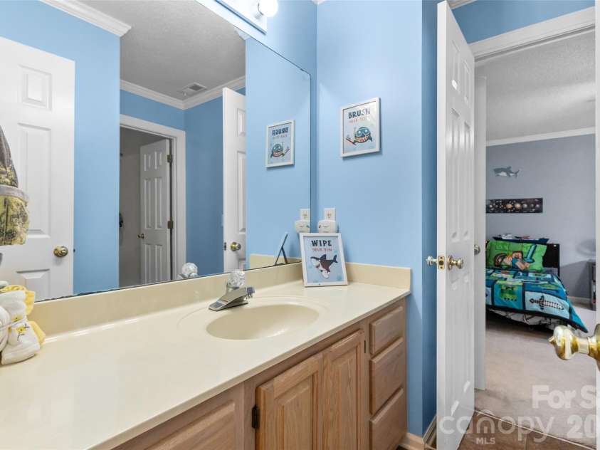 217 Spring Run Drive, Mooresville, NC 28117.  MLS# CAR4364550, YatesRealty ID 14770. 