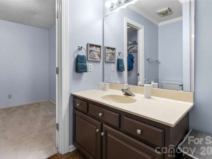 217 Spring Run Drive, Mooresville, NC 28117.  MLS# CAR4364550, YatesRealty ID 14770. 