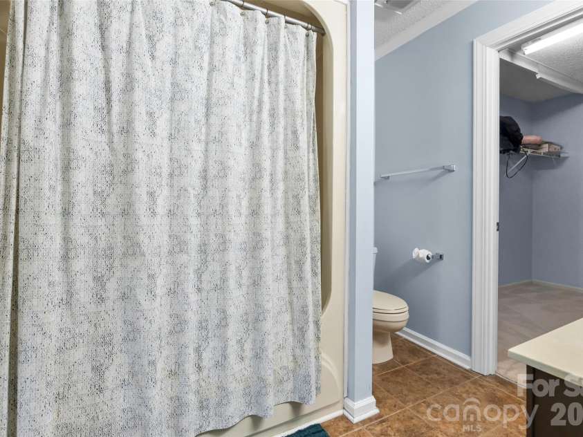 217 Spring Run Drive, Mooresville, NC 28117.  MLS# CAR4364550, YatesRealty ID 14770. 