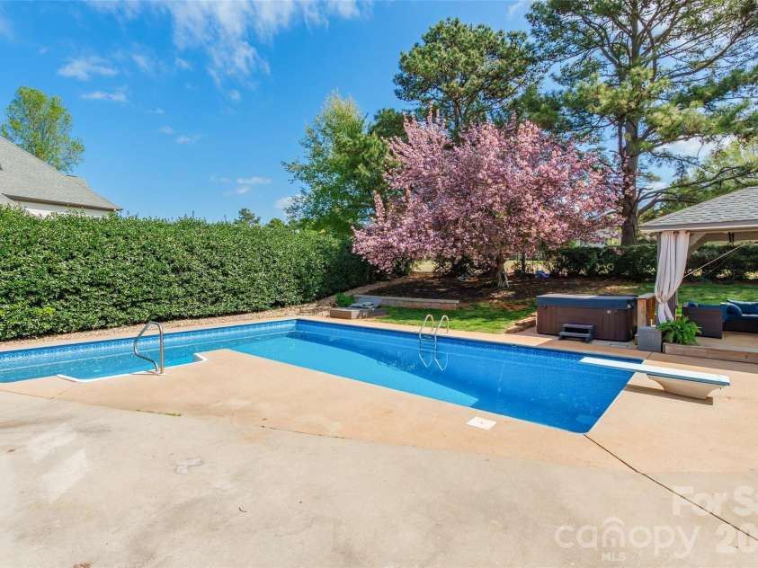 217 Spring Run Drive, Mooresville, NC 28117.  MLS# CAR4364550, YatesRealty ID 14770. 