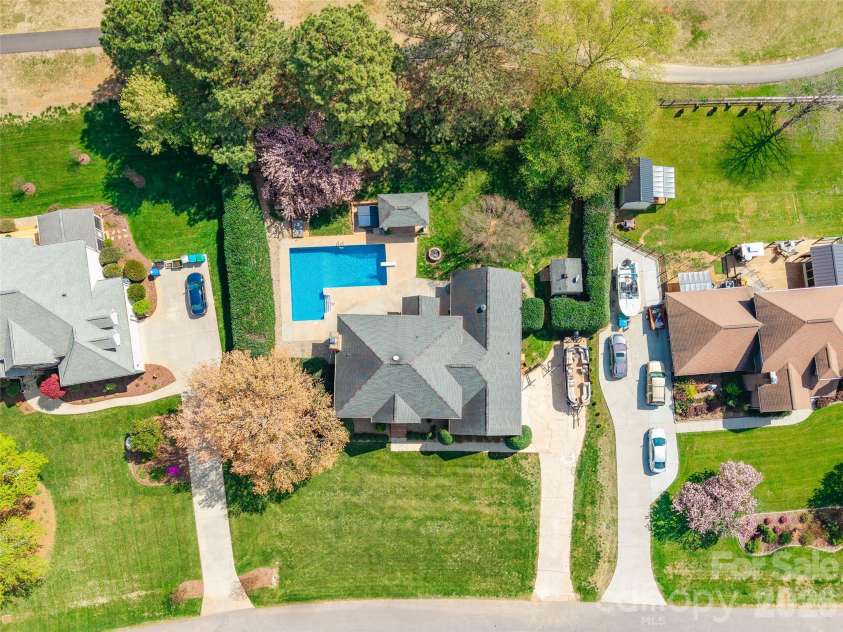 217 Spring Run Drive, Mooresville, NC 28117.  MLS# CAR4364550, YatesRealty ID 14770. 