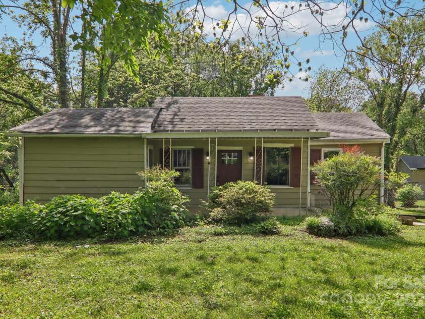 135.5 Virginia Avenue, Asheville, NC 28806.  MLS# CAR4255735, YatesRealty ID 14771. 