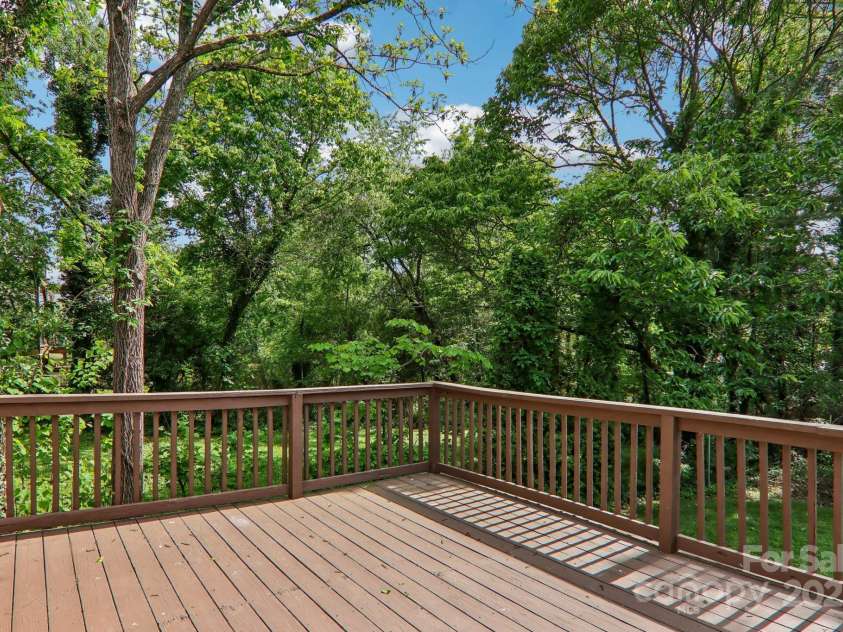 135.5 Virginia Avenue, Asheville, NC 28806.  MLS# CAR4255735, YatesRealty ID 14771. 