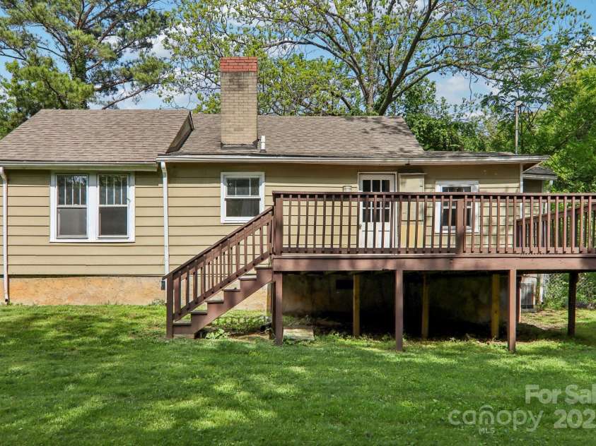 135.5 Virginia Avenue, Asheville, NC 28806.  MLS# CAR4255735, YatesRealty ID 14771. 