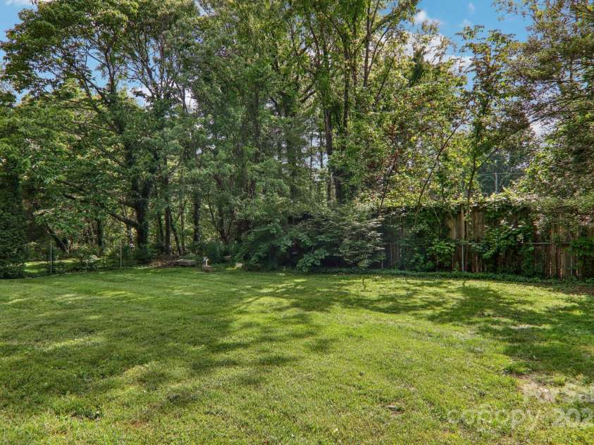 135.5 Virginia Avenue, Asheville, NC 28806.  MLS# CAR4255735, YatesRealty ID 14771. 