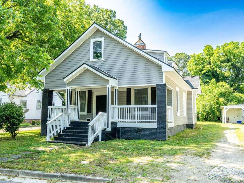 112 Hampton Street, Chester, SC 29706.  MLS# CAR4262663, YatesRealty ID 14772. 