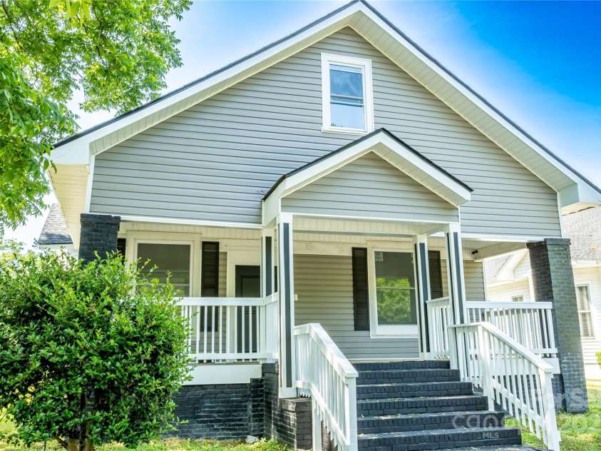 112 Hampton Street, Chester, SC 29706.  MLS# CAR4262663, YatesRealty ID 14772. 