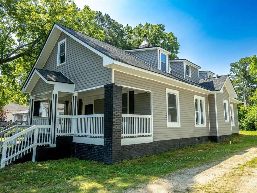 112 Hampton Street, Chester, SC 29706.  MLS# CAR4262663, YatesRealty ID 14772. 