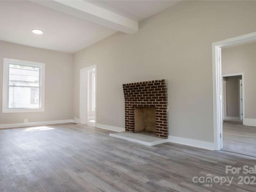 112 Hampton Street, Chester, SC 29706.  MLS# CAR4262663, YatesRealty ID 14772. 