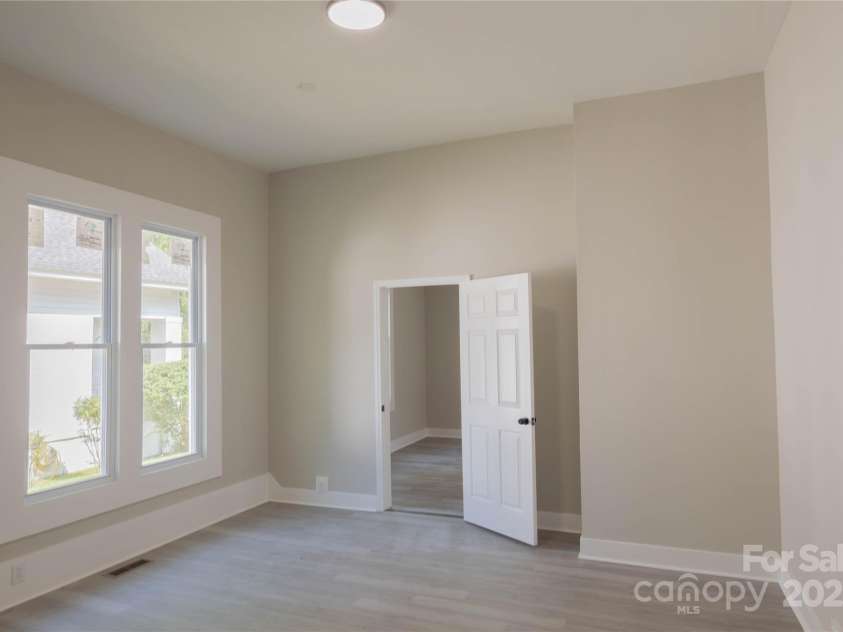 112 Hampton Street, Chester, SC 29706.  MLS# CAR4262663, YatesRealty ID 14772. 