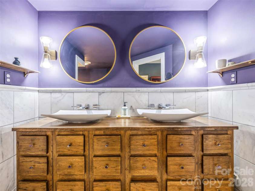 198 Brooks Branch Road, Leicester, NC 28748.  MLS# CAR4342516, YatesRealty ID 14773. Primary Bath