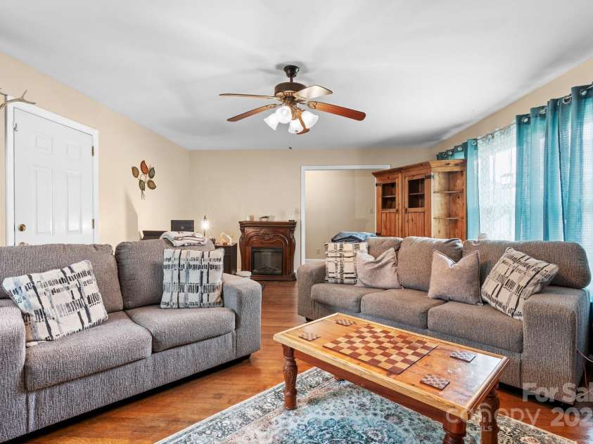 206 Park Street, Morganton, NC 28655.  MLS# CAR4260242, YatesRealty ID 14774. 
