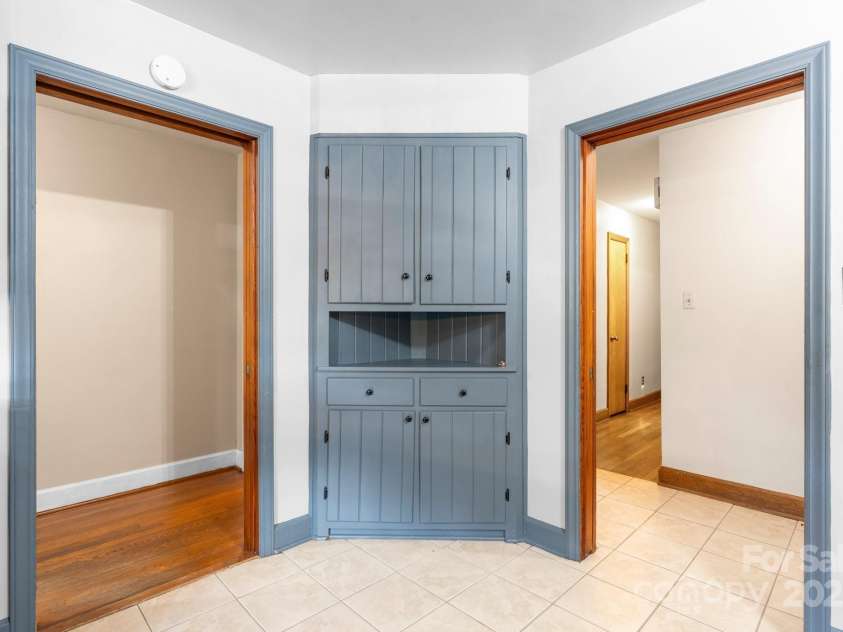 206 Park Street, Morganton, NC 28655.  MLS# CAR4260242, YatesRealty ID 14774. 